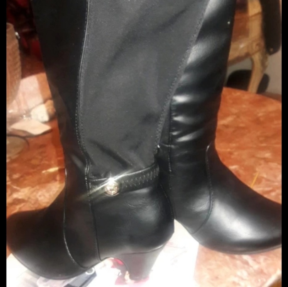 Girls leather  boots